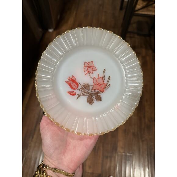 Vintage RARE Termocrisa Mexico “Red Tulip” Milk Glass Gold Rim Dish Set 10 Piece - Picture 3 of 3